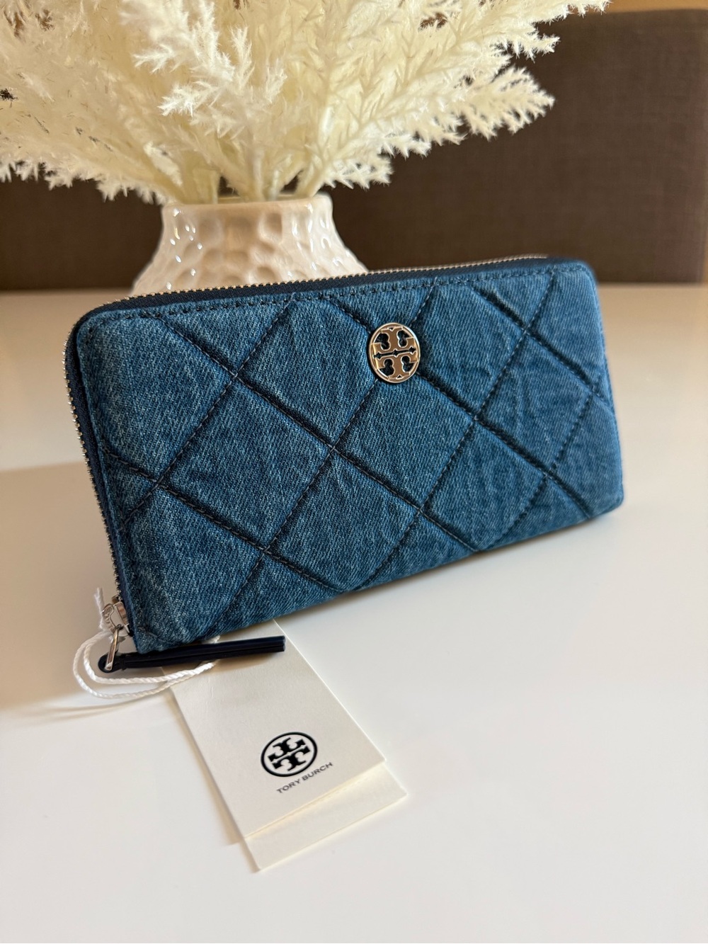 NWT , authentic tory burch denim jeans blue wallet $260